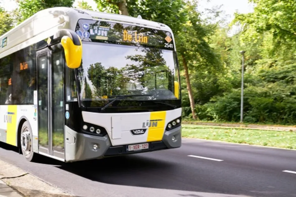 De Lijn bus